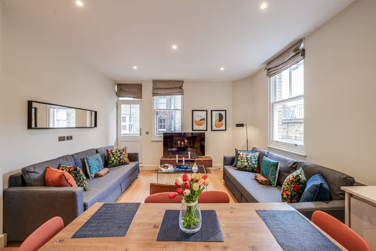 Best Airbnb Management in Oxford Street